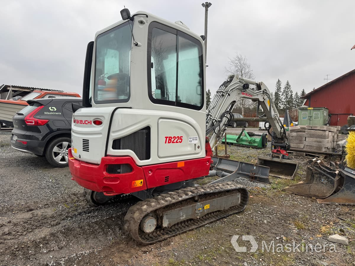 Grävmaskin Takeuchi TB225 - Escavadora de rastos: foto 4 Grävmaskin Takeuchi TB225 - Escavadora de rastos: foto 4