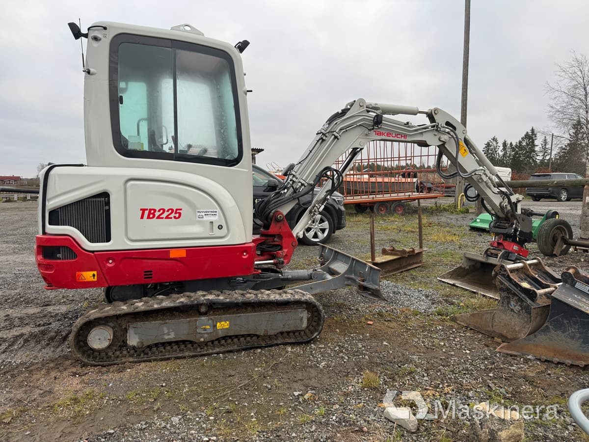 Grävmaskin Takeuchi TB225 - Escavadora de rastos: foto 3 Grävmaskin Takeuchi TB225 - Escavadora de rastos: foto 3