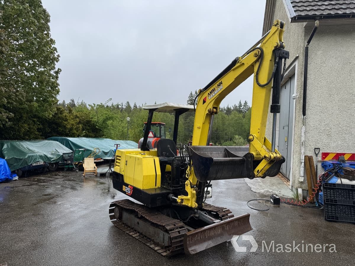 Grävmaskin Yanmar B25V med redskap & transportsläp - Escavadora de rastos: foto 3 Grävmaskin Yanmar B25V med redskap & transportsläp - Escavadora de rastos: foto 3