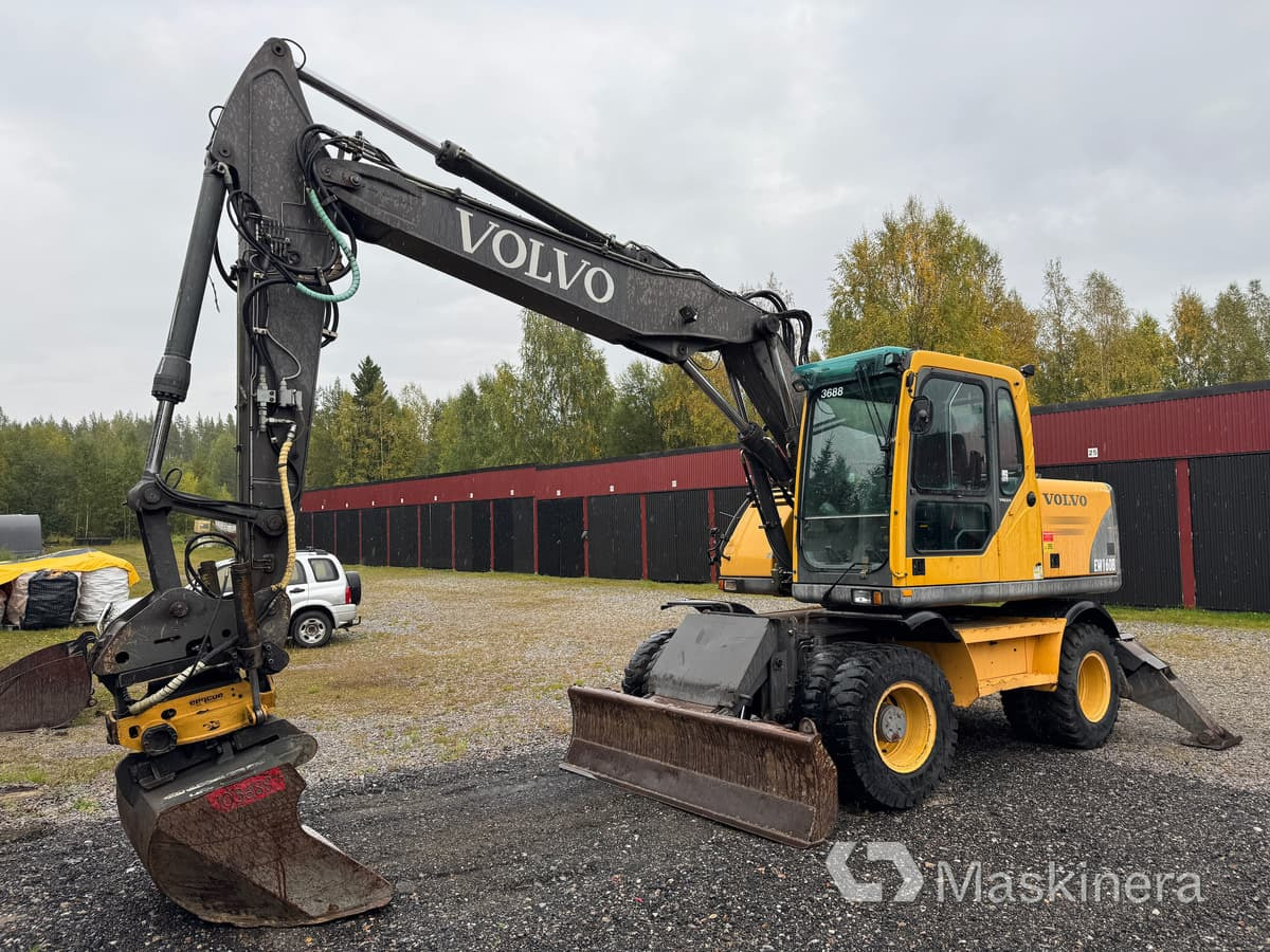 Escavadora de rastos Hjulgrävare Volvo EW160B med tillbehör: foto 1