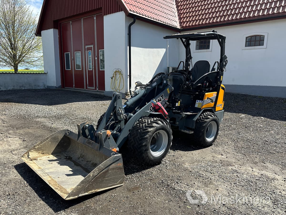 Hjullastare Giant G2200 X-TRA HD+ - Carregadeira de rodas: foto 1 Hjullastare Giant G2200 X-TRA HD+ - Carregadeira de rodas: foto 1