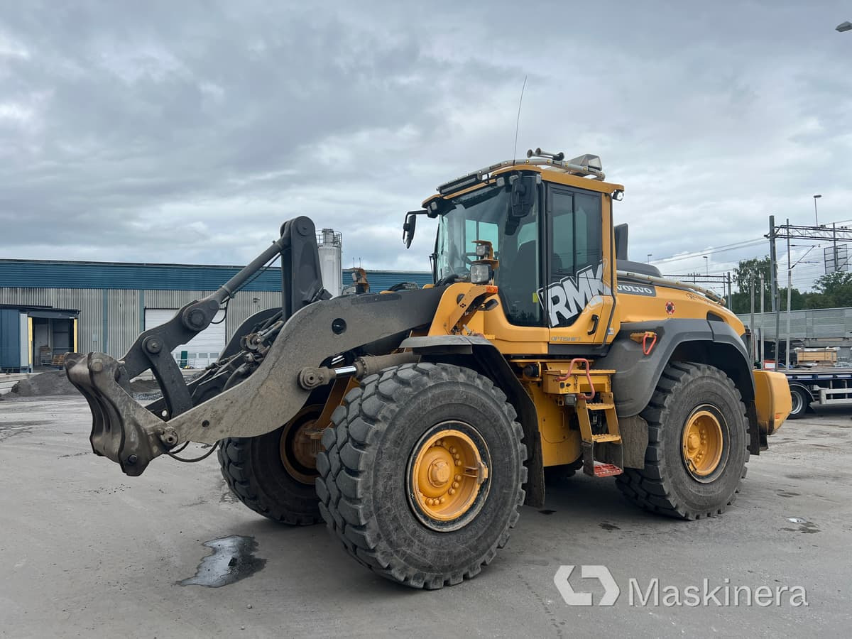 Hjullastare Volvo L110H - Carregadeira de rodas: foto 1 Hjullastare Volvo L110H - Carregadeira de rodas: foto 1