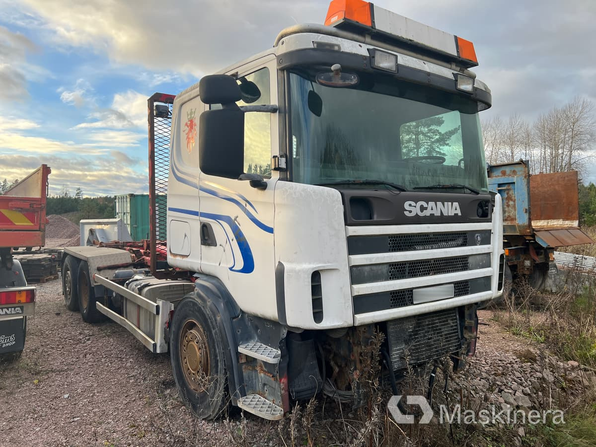 Lastväxlare Scania R124 GB 6X2 (Rep objekt) - Caminhão polibenne: foto 1 Lastväxlare Scania R124 GB 6X2 (Rep objekt) - Caminhão polibenne: foto 1