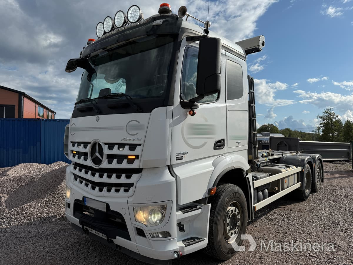 Caminhão polibenne Lastväxlare Mercedes Arocs 2551: foto 1