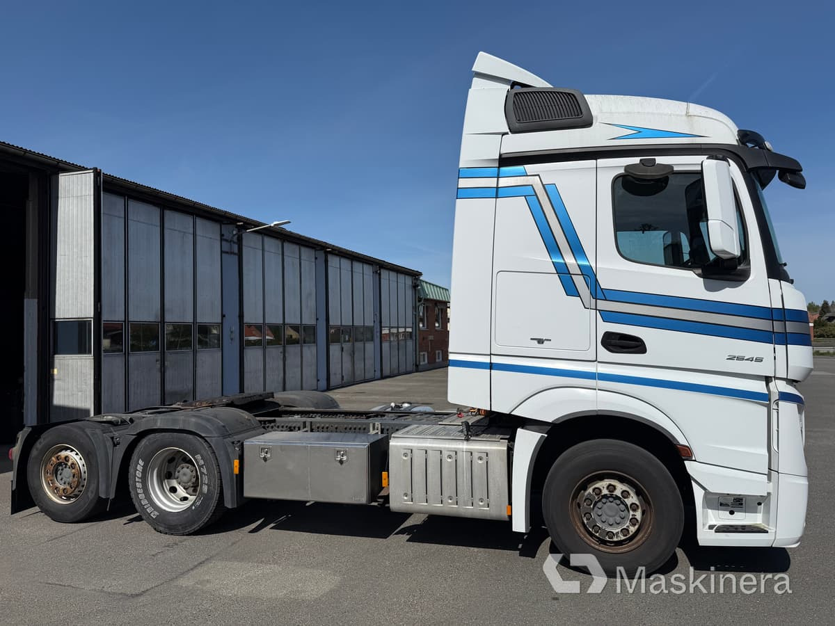 Dragbil Mercedes-Benz Actros 2545 - Máquina de outro: foto 4 Dragbil Mercedes-Benz Actros 2545 - Máquina de outro: foto 4