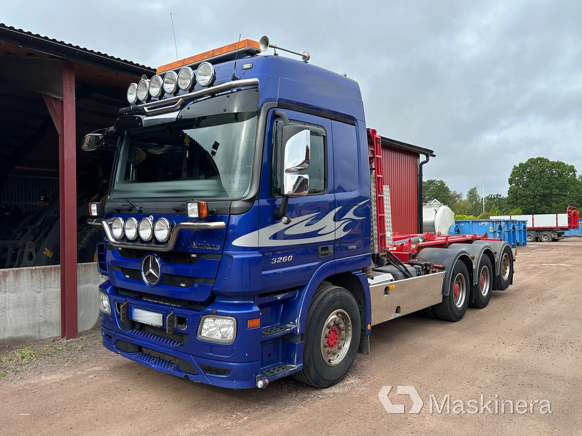 Mercedes Benz 930.24 3260L Krokbil Mercedes Benz 3260L med Cameleont - Caminhão polibenne: foto 1 Mercedes Benz 930.24 3260L Krokbil Mercedes Benz 3260L med Cameleont - Caminhão polibenne: foto 1