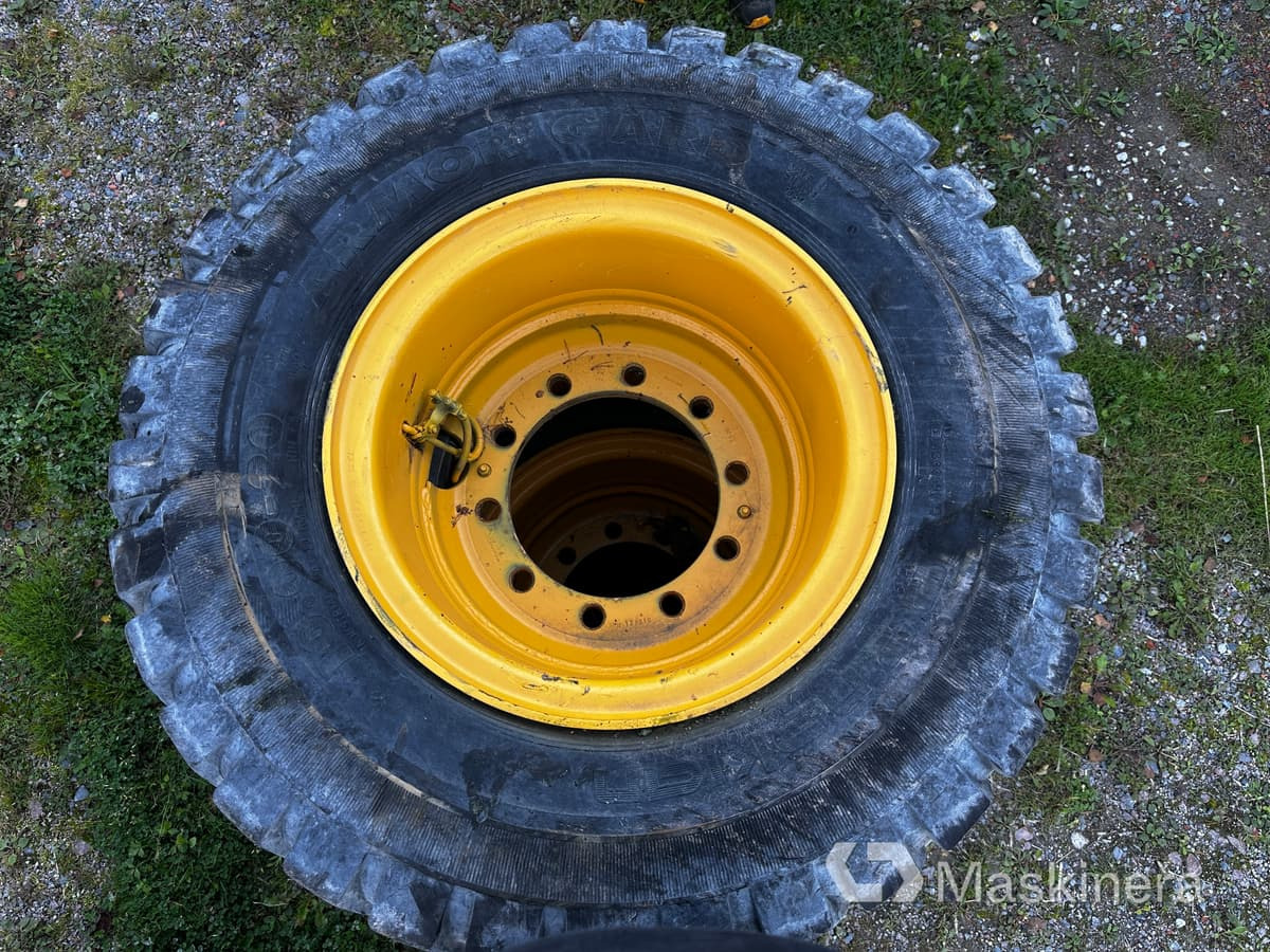 Nokian Grävmaskinsdäck dubbelhjul med fälg - Roda completa de Máquina de construção: foto 4 Nokian Grävmaskinsdäck dubbelhjul med fälg - Roda completa de Máquina de construção: foto 4