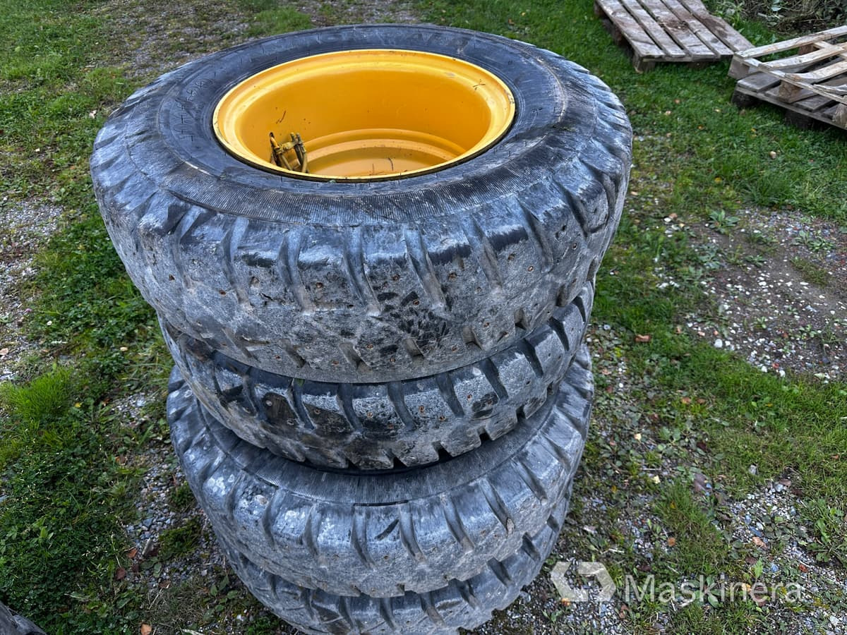 Nokian Grävmaskinsdäck dubbelhjul med fälg - Roda completa de Máquina de construção: foto 3 Nokian Grävmaskinsdäck dubbelhjul med fälg - Roda completa de Máquina de construção: foto 3