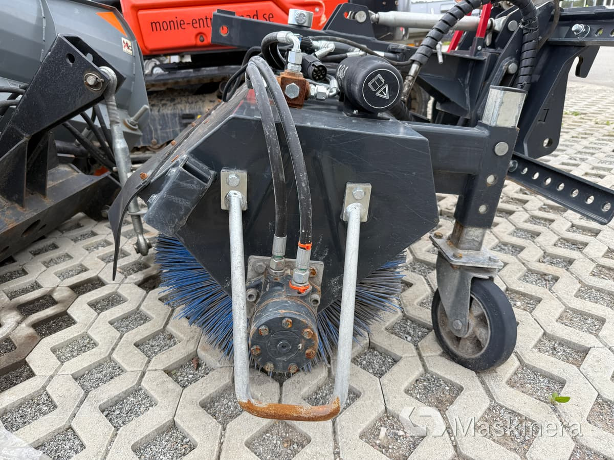 Sopvals Padagas FKM 150 - Varredora urbana: foto 5 Sopvals Padagas FKM 150 - Varredora urbana: foto 5