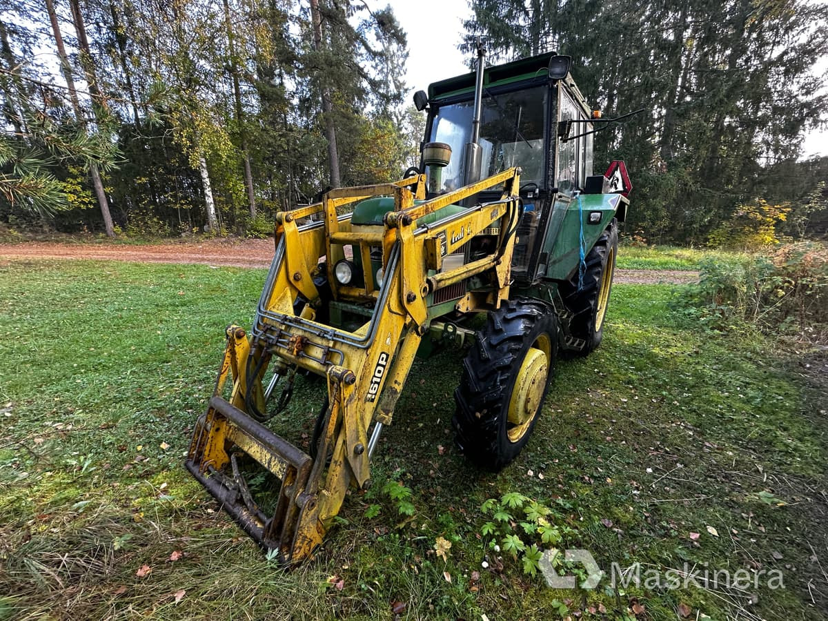 Traktor John Deere 2130 (Rep.objekt) - Trator: foto 5 Traktor John Deere 2130 (Rep.objekt) - Trator: foto 5