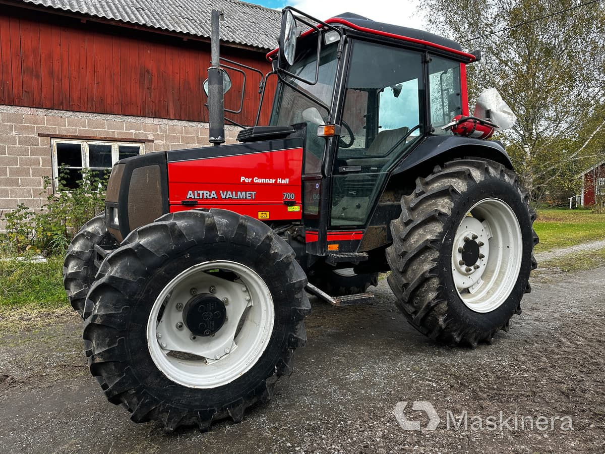 Traktor Valmet 700 - Trator: foto 1 Traktor Valmet 700 - Trator: foto 1