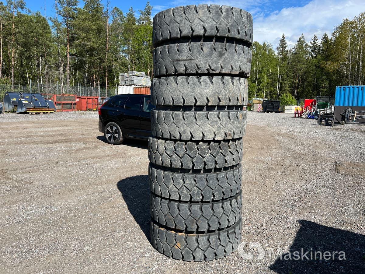 Trelleborg 10.00-20 NHS Däck med fälg Dubbelmontage Trelleborg 10.00-20 - Roda completa: foto 4 Trelleborg 10.00-20 NHS Däck med fälg Dubbelmontage Trelleborg 10.00-20 - Roda completa: foto 4