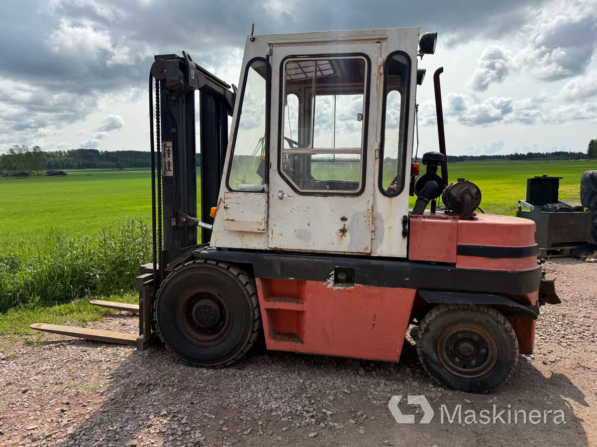 Truck Kalmar LMV 3-600 (repobjekt) - Empilhadeira a diesel: foto 2 Truck Kalmar LMV 3-600 (repobjekt) - Empilhadeira a diesel: foto 2