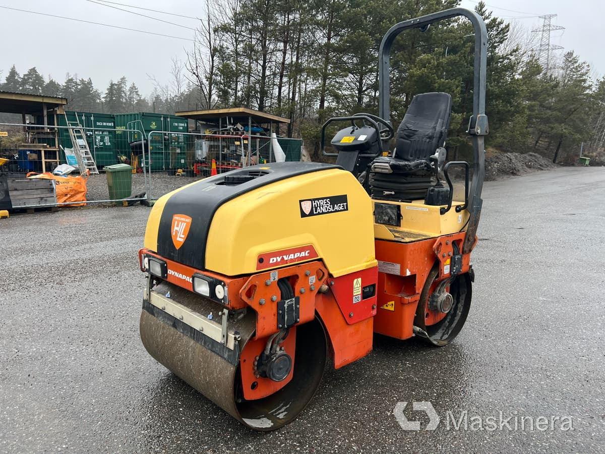 Vält Dynapac CC1100 - Compactador de asfalto: foto 1 Vält Dynapac CC1100 - Compactador de asfalto: foto 1