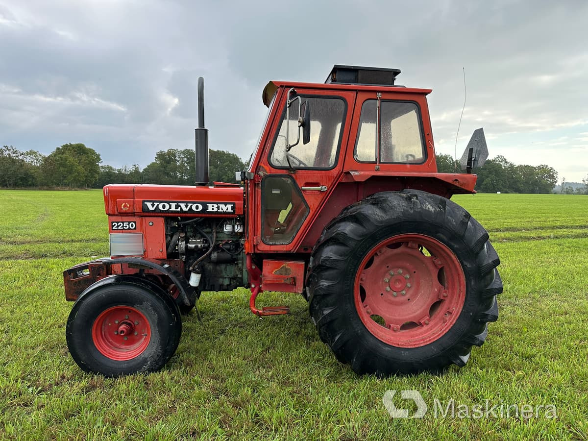 Volvo BM 2250 Traktor Volvo BM 2250 - Trator: foto 2 Volvo BM 2250 Traktor Volvo BM 2250 - Trator: foto 2