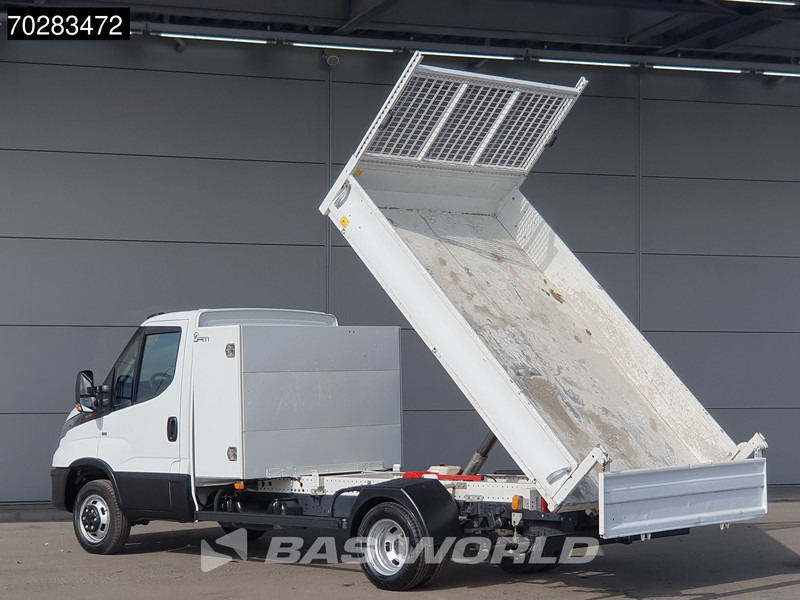 Iveco Daily 35C16 3.0L Kipper met Kist Dubbellucht 3,5t Trekhaak Airco Cruise Euro6 Tipper Benne Kieper 2m3 Airco Trekhaak Cruise control - Furgão basculante: foto 2 Iveco Daily 35C16 3.0L Kipper met Kist Dubbellucht 3,5t Trekhaak Airco Cruise Euro6 Tipper Benne Kieper 2m3 Airco Trekhaak Cruise control - Furgão basculante: foto 2
