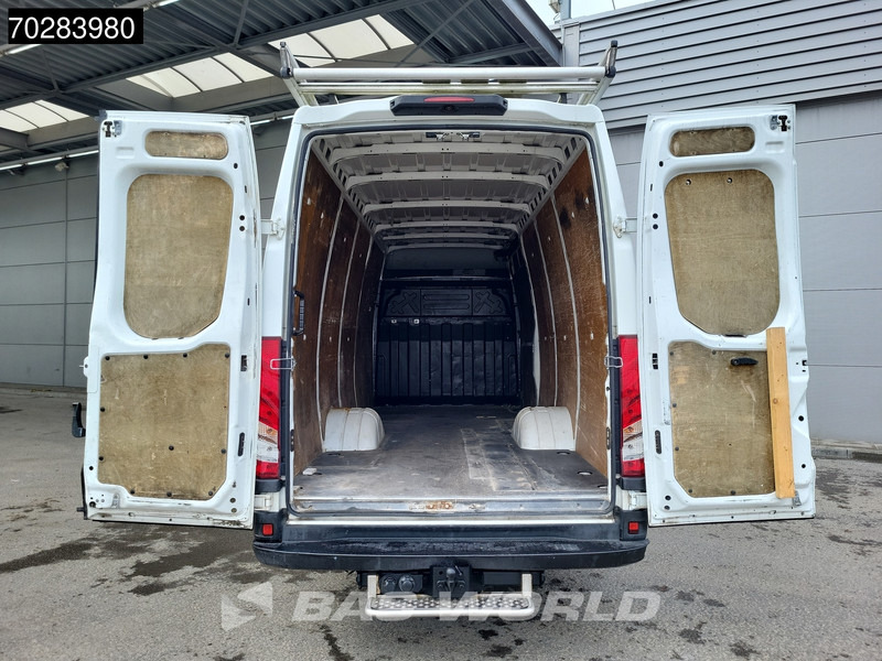 Iveco Daily 35C18 Automaat Dubbellucht L3H2 3,5t Trekhaak Airco Camera Imperiaal Euro6 L4H2 16m3 Airco Trekhaak Cruise control - Furgão: foto 3 Iveco Daily 35C18 Automaat Dubbellucht L3H2 3,5t Trekhaak Airco Camera Imperiaal Euro6 L4H2 16m3 Airco Trekhaak Cruise control - Furgão: foto 3