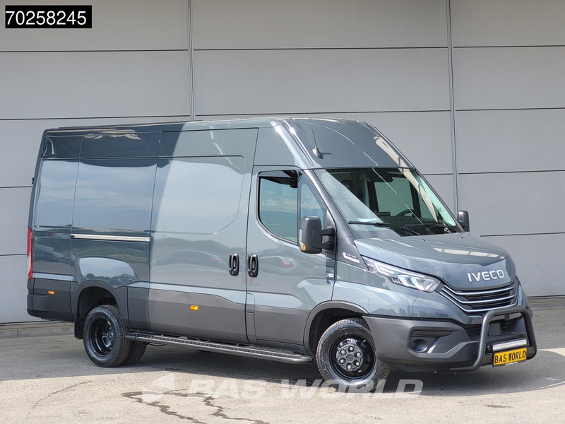Iveco Daily 35C21 3.0L Automaat Black Edition 2025model L2H2 ACC Camera Parkeersensoren LED CarPlay Dubbellucht L2 12m3 Airco - Furgão: foto 5 Iveco Daily 35C21 3.0L Automaat Black Edition 2025model L2H2 ACC Camera Parkeersensoren LED CarPlay Dubbellucht L2 12m3 Airco - Furgão: foto 5