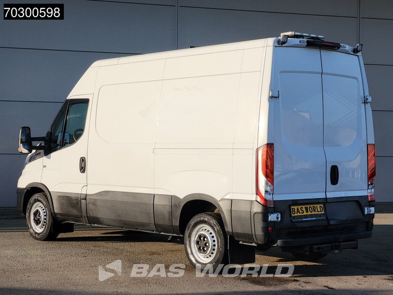 Iveco Daily 35S16 Automaat L2H2 3,5t Trekhaak Navi Airco Cruise Camera Standkachel Euro6 L2 Airco Trekhaak - Furgão: foto 2 Iveco Daily 35S16 Automaat L2H2 3,5t Trekhaak Navi Airco Cruise Camera Standkachel Euro6 L2 Airco Trekhaak - Furgão: foto 2