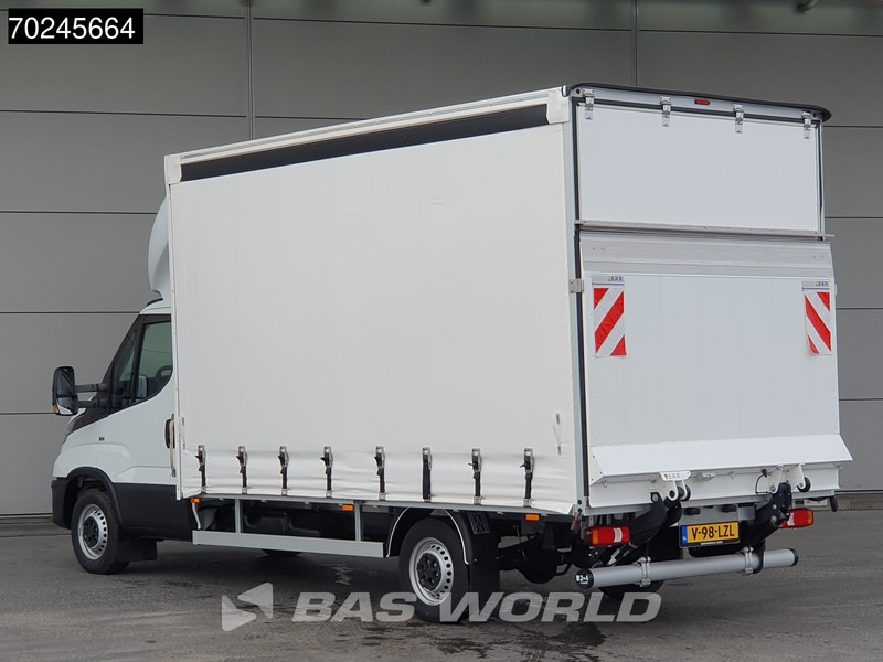 Iveco Daily 35S18 3.0L Laadklep 180PK Schuifzeilen Airco Cruise Bakwagen Euro6 Meubelbak Zeilenwagen Schuifzeil Plane 22m3 Airco Cruise cont - Furgão de toldo: foto 2 Iveco Daily 35S18 3.0L Laadklep 180PK Schuifzeilen Airco Cruise Bakwagen Euro6 Meubelbak Zeilenwagen Schuifzeil Plane 22m3 Airco Cruise cont - Furgão de toldo: foto 2