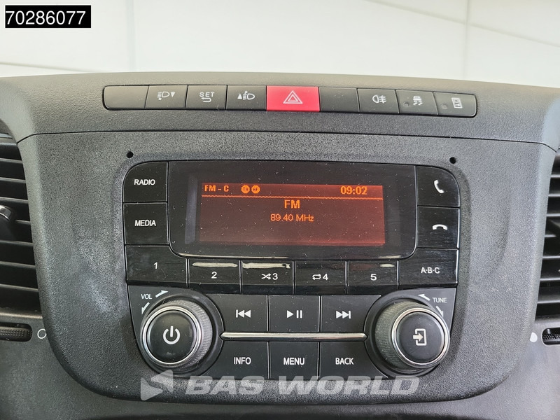 Furgão basculante Iveco Daily 72C18 3.0L Kipper met Kist Dubbellucht 3,5t Trekhaak Airco Cruise Euro6 Tipper Benne Kieper Airco Trekhaak Cruise control: foto 15