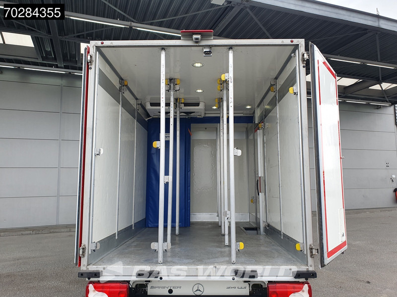Mercedes-Benz 314 CDI Koelwagen Bi temp Automaat Zijdeur Thermo King V-300 Max Koeler Koel Vries Vriezer Kühlkasten 15m3 Airco - Carrinha frigorífica: foto 3 Mercedes-Benz 314 CDI Koelwagen Bi temp Automaat Zijdeur Thermo King V-300 Max Koeler Koel Vries Vriezer Kühlkasten 15m3 Airco - Carrinha frigorífica: foto 3