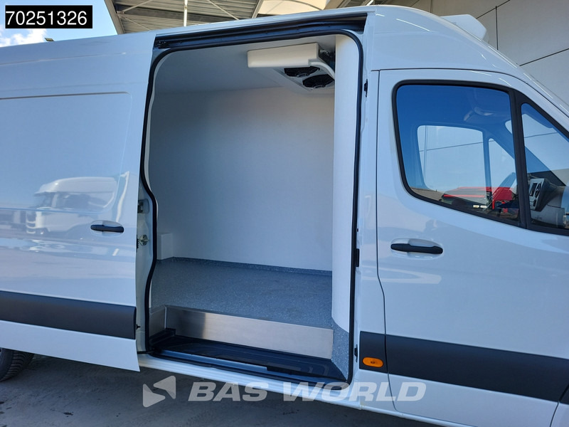 Mercedes-Benz Sprinter 317 CDI Koelwagen L3H2 Thermo King V-200 MAX 230V Stekker LED Airco Cruise Camera Navi Koeler Koel Kühlwagen 12m3 Airco Cruise c - Carrinha frigorífica: foto 5 Mercedes-Benz Sprinter 317 CDI Koelwagen L3H2 Thermo King V-200 MAX 230V Stekker LED Airco Cruise Camera Navi Koeler Koel Kühlwagen 12m3 Airco Cruise c - Carrinha frigorífica: foto 5