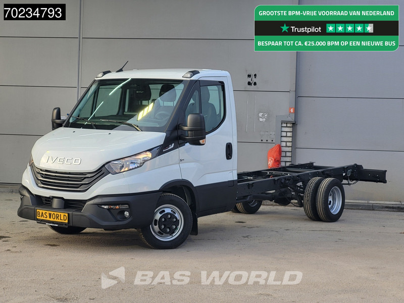 Iveco Daily 35C18 3.0L Automaat Dubbellucht 2025 model 410WB ACC Camera Airco Navi Chassis Cabine Fahrgestell Airco Cruise control - Veículo comercial: foto 1 Iveco Daily 35C18 3.0L Automaat Dubbellucht 2025 model 410WB ACC Camera Airco Navi Chassis Cabine Fahrgestell Airco Cruise control - Veículo comercial: foto 1