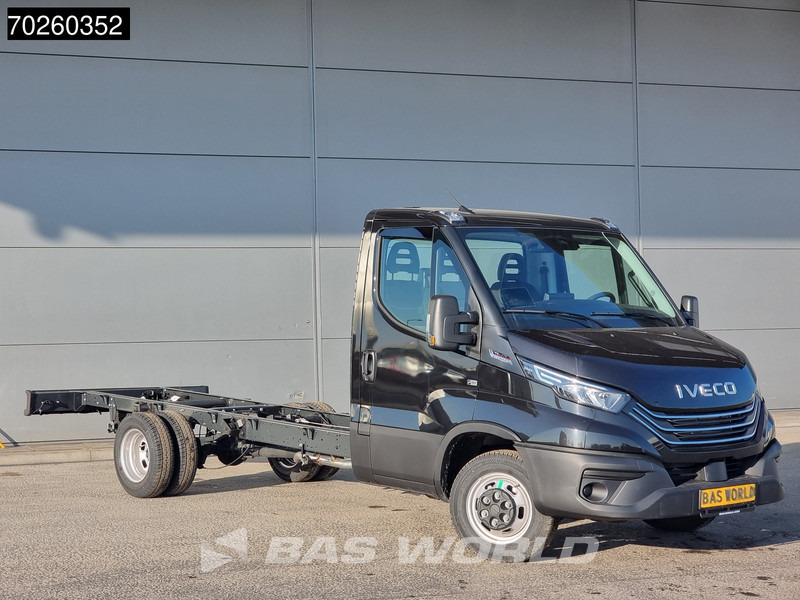 Iveco Daily 35C21 Automaat 410wb Dubbellucht 2025model Chassis Cabine ACC Fahrgestell Airco - Veículo comercial: foto 3 Iveco Daily 35C21 Automaat 410wb Dubbellucht 2025model Chassis Cabine ACC Fahrgestell Airco - Veículo comercial: foto 3