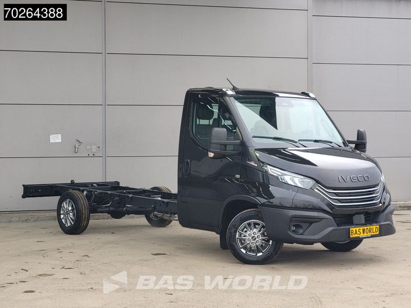 Iveco Daily 35S18 Automaat 410WB Chassis Cabine LED Navi ACC Camera Fahrgestell Airco - Veículo comercial: foto 3 Iveco Daily 35S18 Automaat 410WB Chassis Cabine LED Navi ACC Camera Fahrgestell Airco - Veículo comercial: foto 3