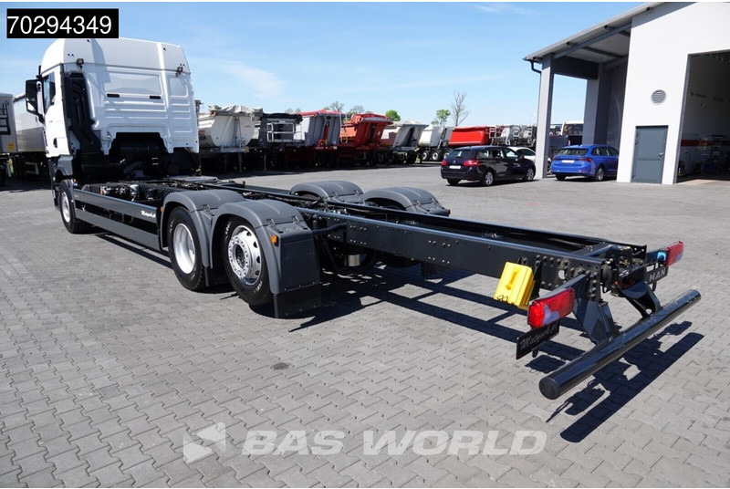 MAN TGX 26.520 TGX 6X2 Lift-Steering Axle Euro 6 - Caminhão chassi: foto 2 MAN TGX 26.520 TGX 6X2 Lift-Steering Axle Euro 6 - Caminhão chassi: foto 2