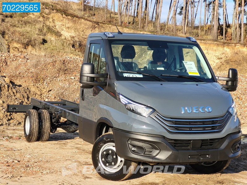 Iveco Daily 70C18 475WB Chassis Cabine Fahrgestell Airco Cruise Navi A/C - Veículo comercial: foto 3 Iveco Daily 70C18 475WB Chassis Cabine Fahrgestell Airco Cruise Navi A/C - Veículo comercial: foto 3