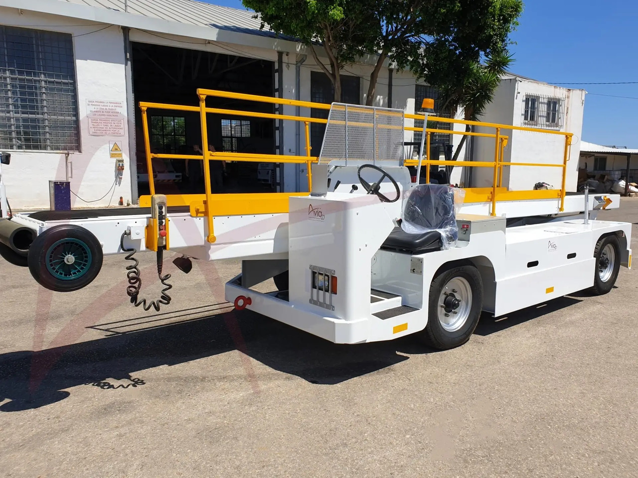 CHARLATTE CBL2000D - Veículo com correia transportadora: foto 2 CHARLATTE CBL2000D - Veículo com correia transportadora: foto 2