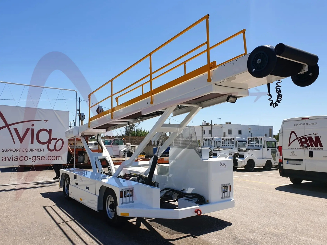CHARLATTE CBL2000D - Veículo com correia transportadora: foto 1 CHARLATTE CBL2000D - Veículo com correia transportadora: foto 1