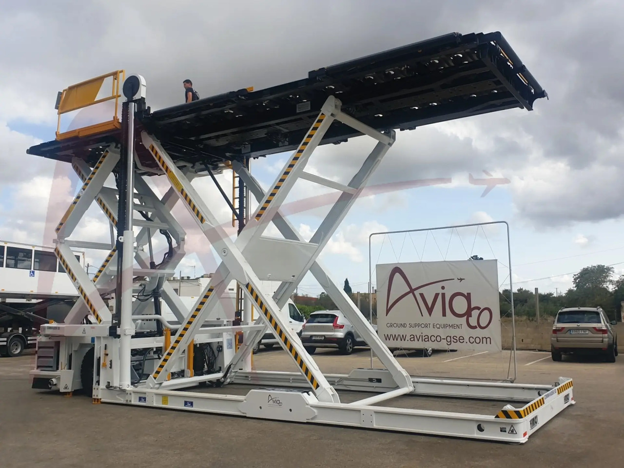 FMC COMMANDER 30i - Elevador/ Carregador de contentores e paletes: foto 2 FMC COMMANDER 30i - Elevador/ Carregador de contentores e paletes: foto 2