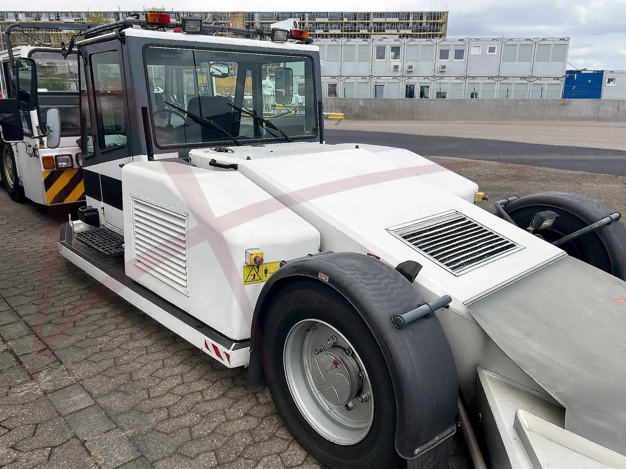 KALMAR MOTOR AB TBL 50 - Trator de push-back: foto 2 KALMAR MOTOR AB TBL 50 - Trator de push-back: foto 2