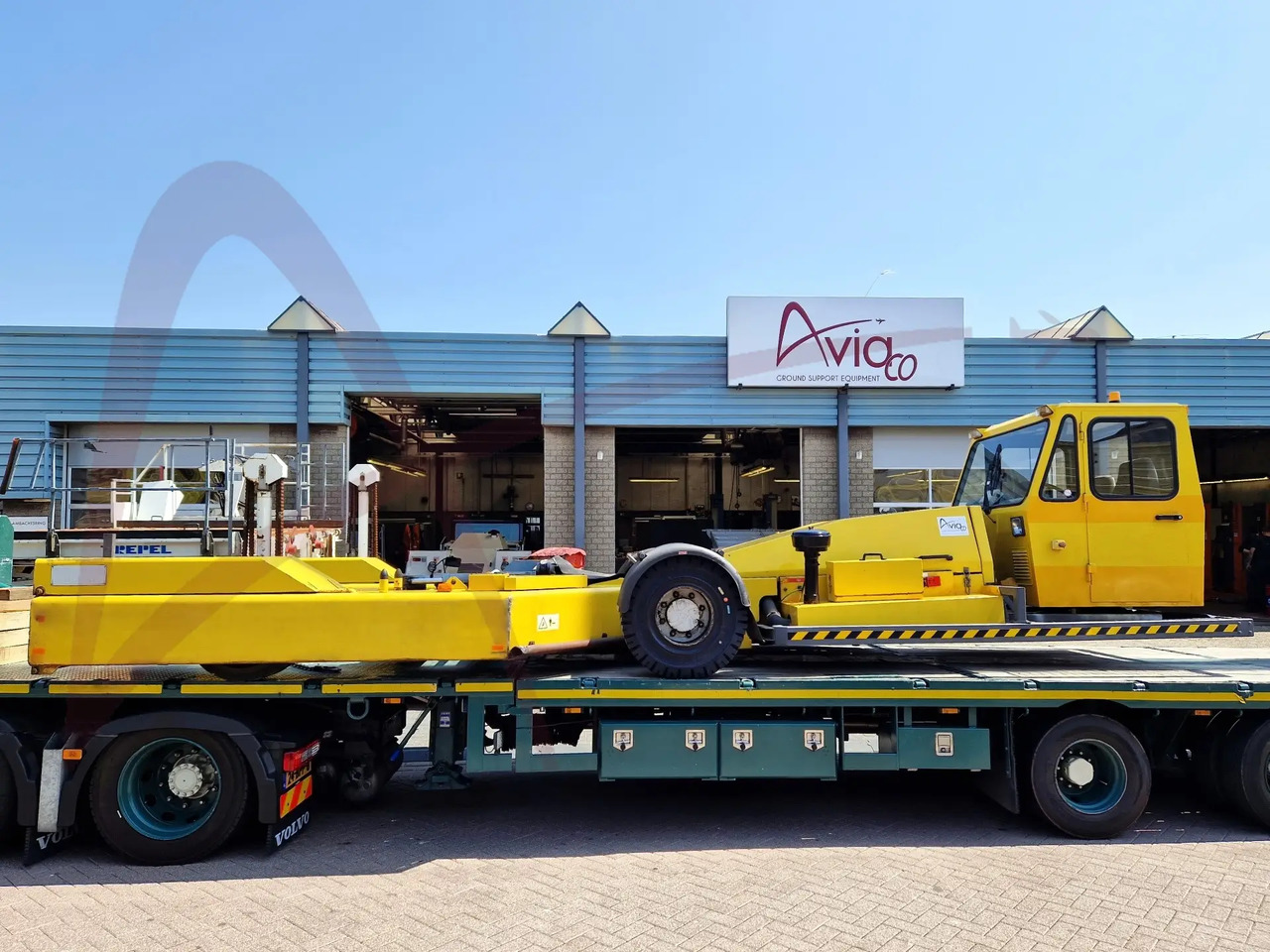 KALMAR TBL180 - Trator de push-back: foto 1 KALMAR TBL180 - Trator de push-back: foto 1