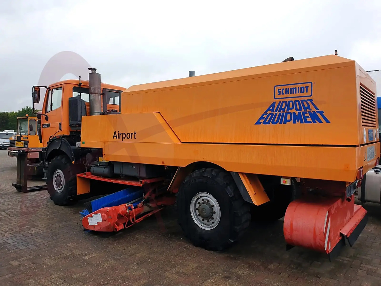 MERCEDES SCHMIDT SK2031/CJS9 - Varredora urbana: foto 2 MERCEDES SCHMIDT SK2031/CJS9 - Varredora urbana: foto 2