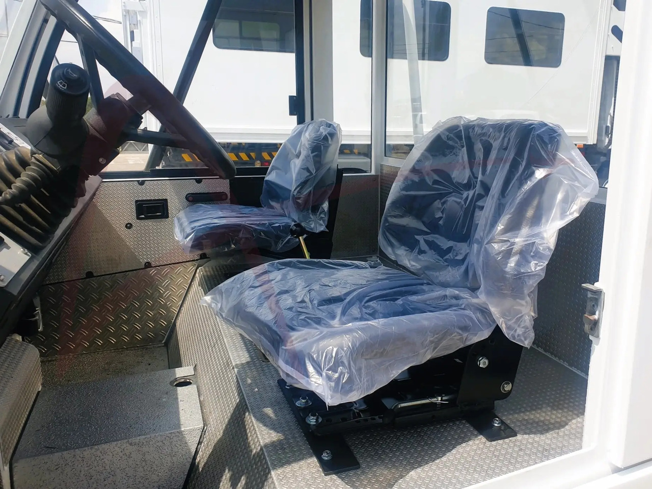 MULAG COMET 4 - Trator de bagagem: foto 5 MULAG COMET 4 - Trator de bagagem: foto 5