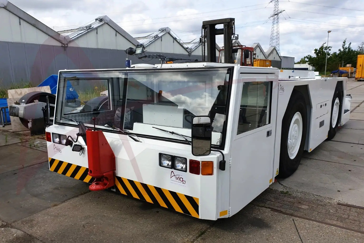 SCHOPF F396E - Trator de push-back: foto 5 SCHOPF F396E - Trator de push-back: foto 5