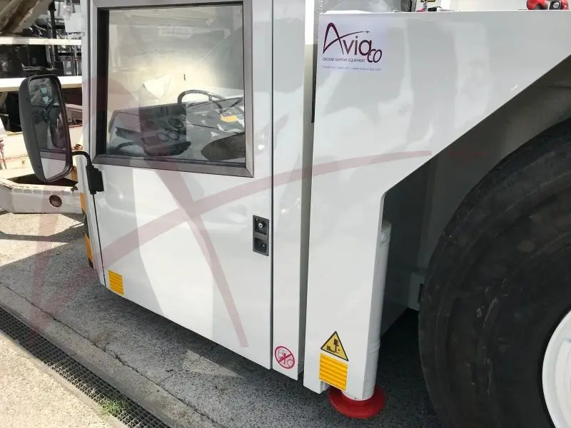 SCHOPF F396W - Trator de push-back: foto 2 SCHOPF F396W - Trator de push-back: foto 2