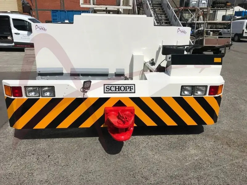 SCHOPF F396W - Trator de push-back: foto 1 SCHOPF F396W - Trator de push-back: foto 1