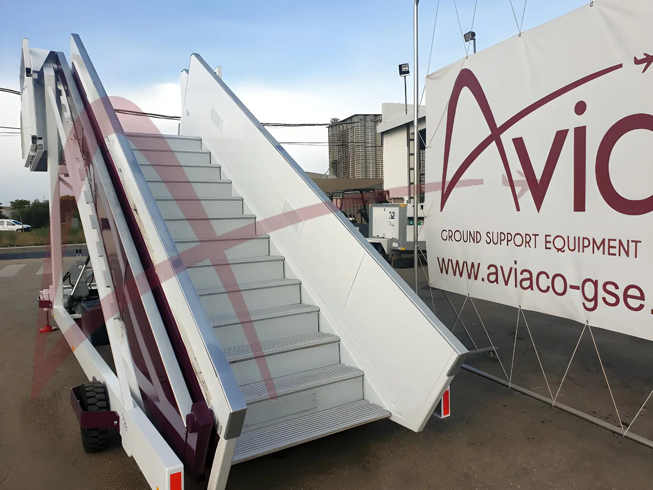 TLD ABT480 - Escada de passageiros: foto 3 TLD ABT480 - Escada de passageiros: foto 3