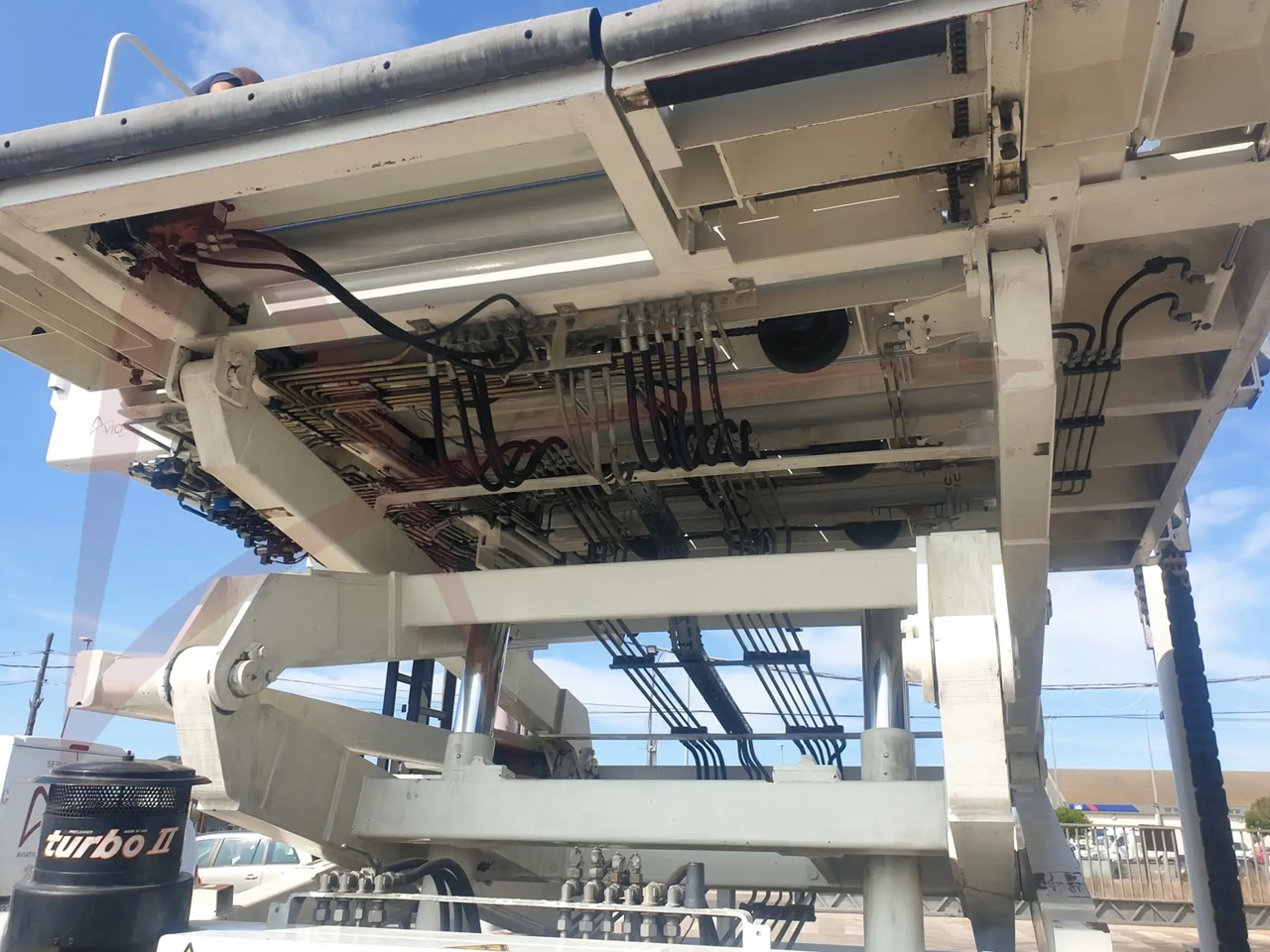 TREPEL CHAMP 140 - Elevador/ Carregador de contentores e paletes: foto 4 TREPEL CHAMP 140 - Elevador/ Carregador de contentores e paletes: foto 4