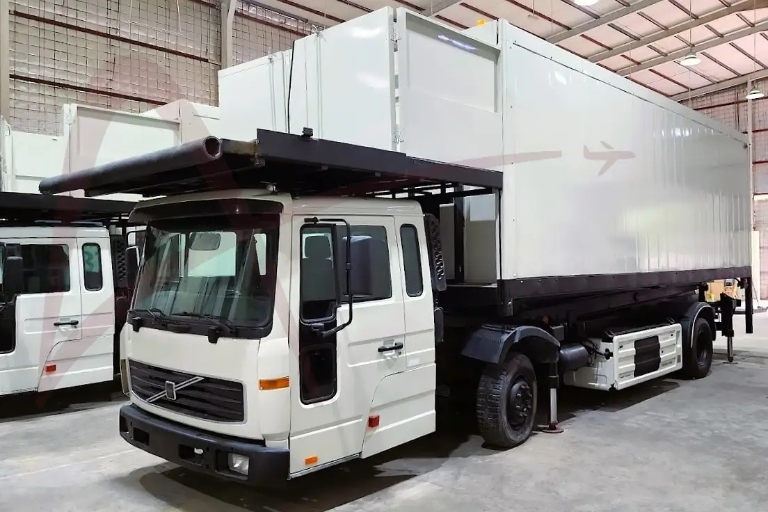 VOLVO AEROLIFT-B-VO/FL616H - Caminhão de catering: foto 2 VOLVO AEROLIFT-B-VO/FL616H - Caminhão de catering: foto 2