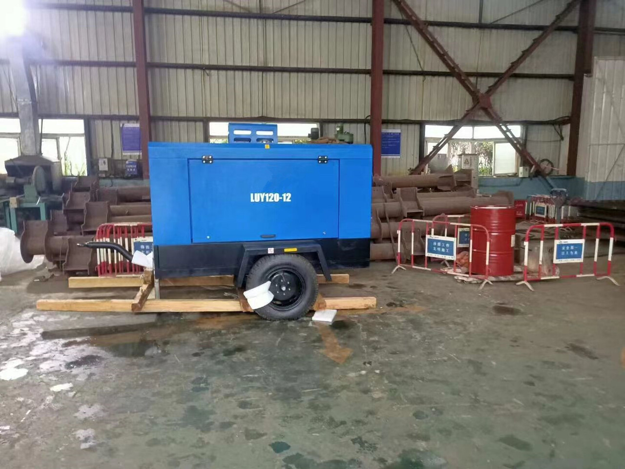 Liutech 120-12 424CFM 12Bar Portable Screw Diesel - Compressor de ar: foto 3 Liutech 120-12 424CFM 12Bar Portable Screw Diesel - Compressor de ar: foto 3