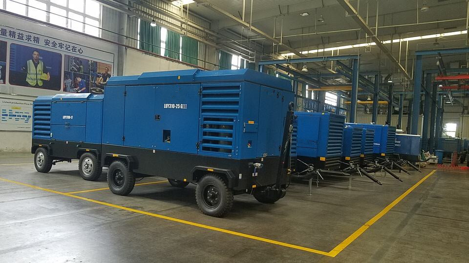 Liutech 310-25 1095CFM 25Bar Portable Screw Diesel - Compressor de ar: foto 5 Liutech 310-25 1095CFM 25Bar Portable Screw Diesel - Compressor de ar: foto 5