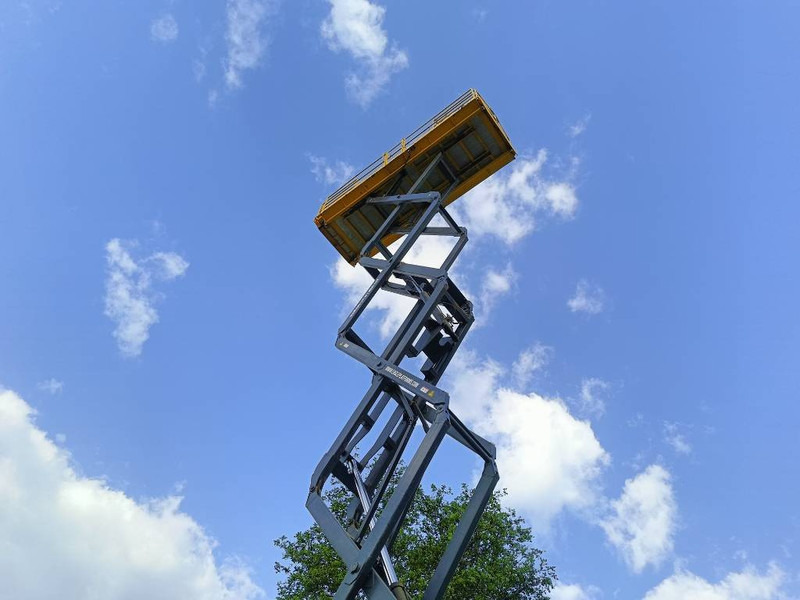 Plataforma de Tijera/ Plataforma de tesoura GMG 6094-RT platform hi lift schaar hoogwerker 18 m CE: foto 14