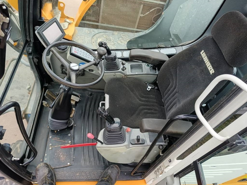 Escavadeira de rodas Liebherr A 910 Compact mobiele graafmachine excavator 12,5T: foto 14