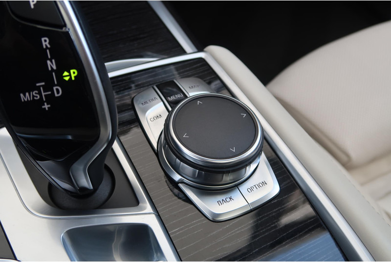 Sedã BMW 7 Serie 740Ld xDrive High Executive M-PAKKET/ MASSAGE/ PANO/ DEALER OND/ VOL!: foto 11